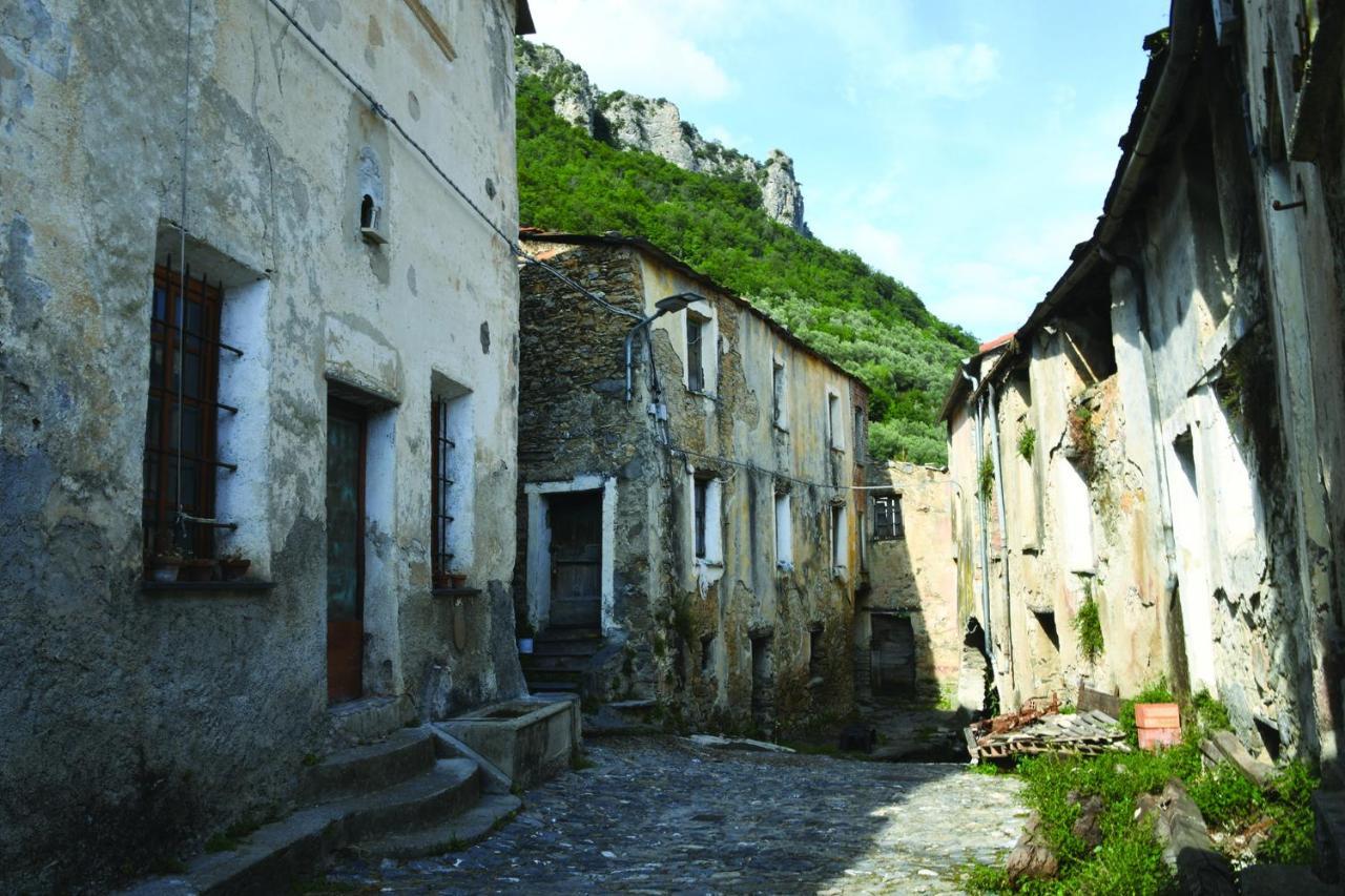 Agriturismo Nonnamelia Nasino Buitenkant foto