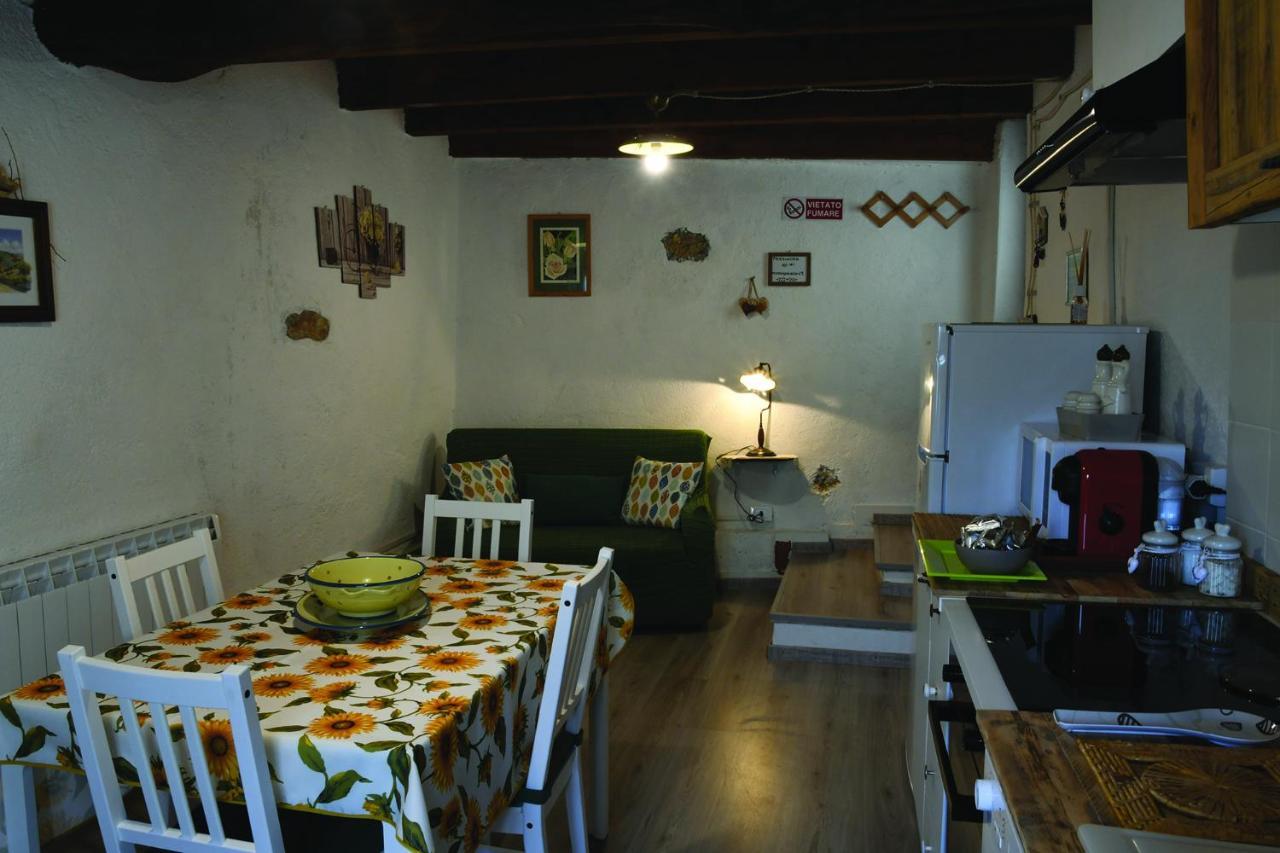 Agriturismo Nonnamelia Nasino Buitenkant foto