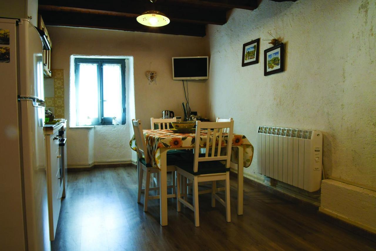 Agriturismo Nonnamelia Nasino Buitenkant foto