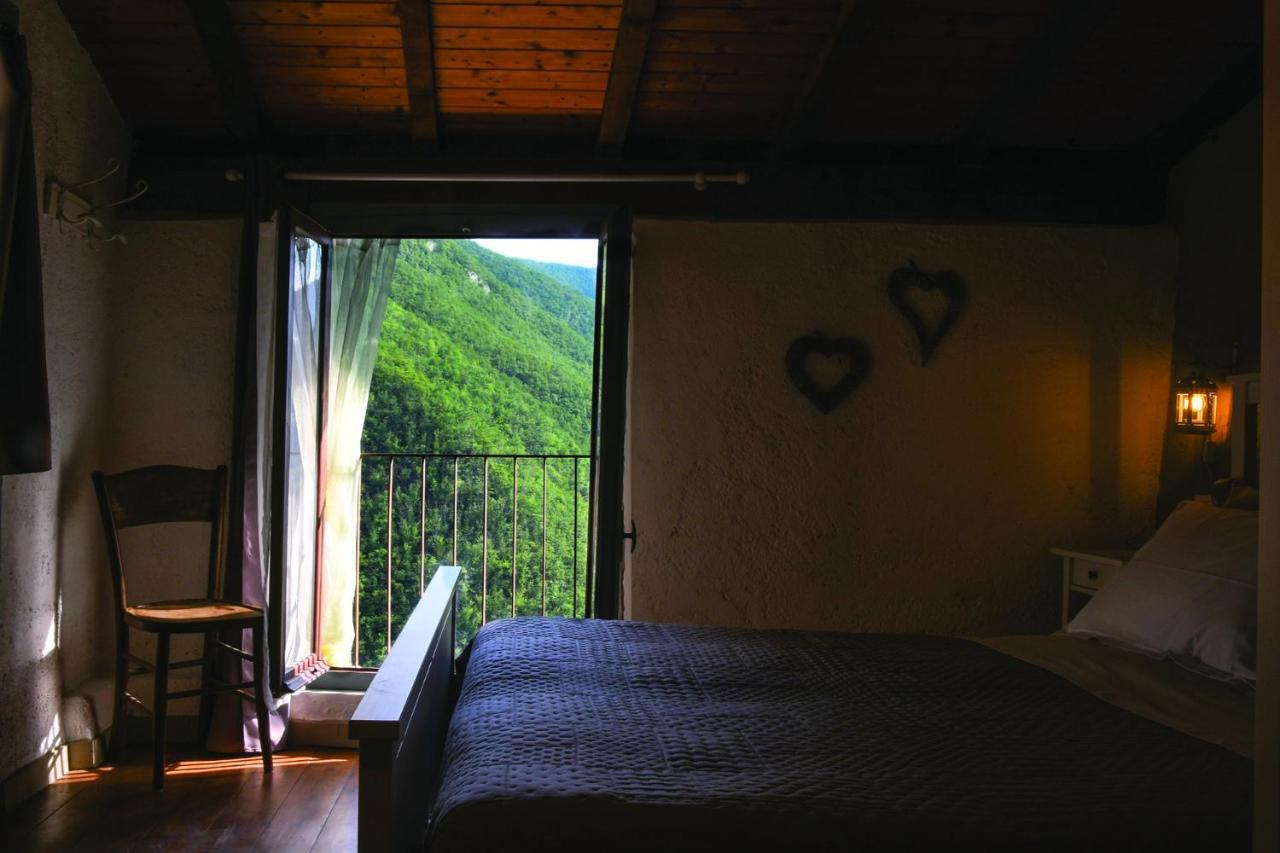 Agriturismo Nonnamelia Nasino Buitenkant foto