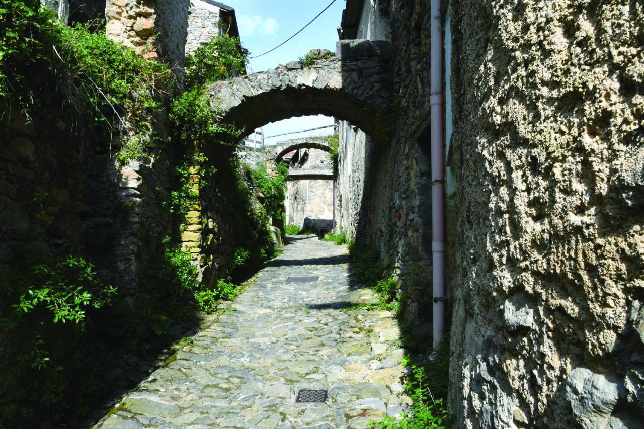 Agriturismo Nonnamelia Nasino Buitenkant foto