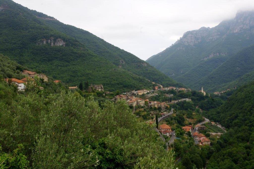 Agriturismo Nonnamelia Nasino Buitenkant foto